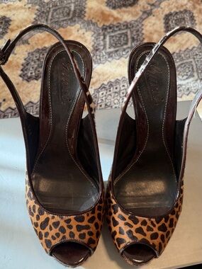 Gucci Leopard Print Peep-Toe Slingback Heels - Brown/Black size 37.5
